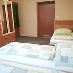 Var-liget Vendeghaz