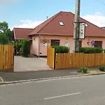 Var-liget Vendeghaz 3* Kisnána