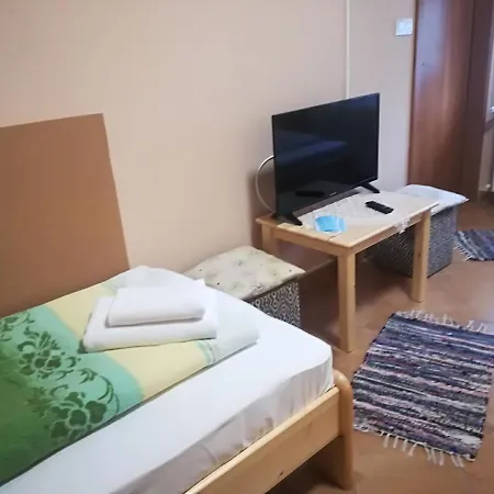 Vár-liget Vendégház Kisnána