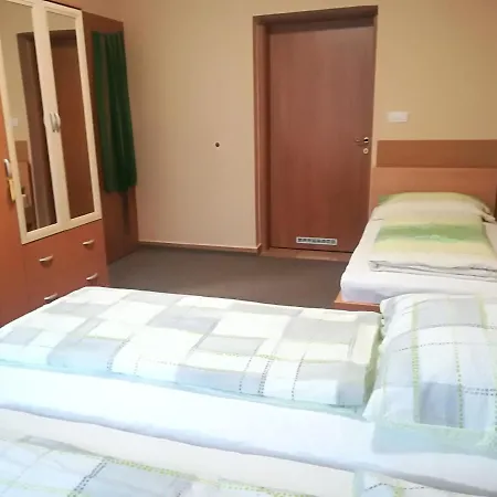 Var-liget Vendeghaz