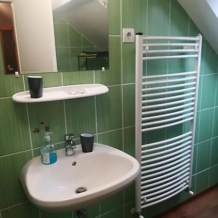 Var-liget Vendeghaz 4* Kisnána