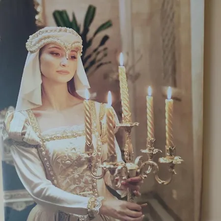 Var-liget Vendeghaz 招待所 4*