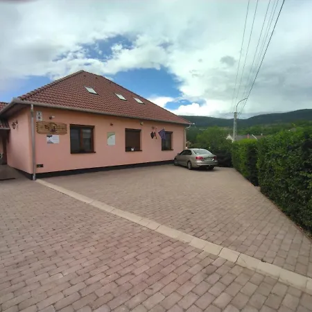 Vendégház Vár-liget Kisnána