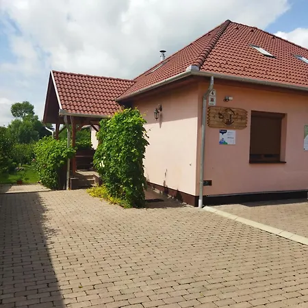 Pensión Vár-liget 3*