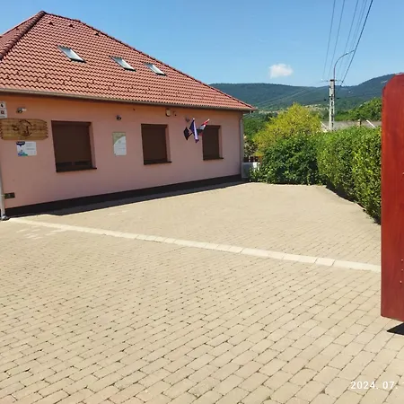 Vendégház Vár-liget Kisnána