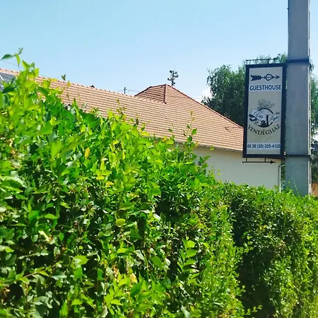 Vár-liget 3*