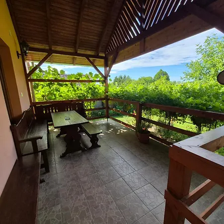 Var-liget Vendeghaz Kisnána