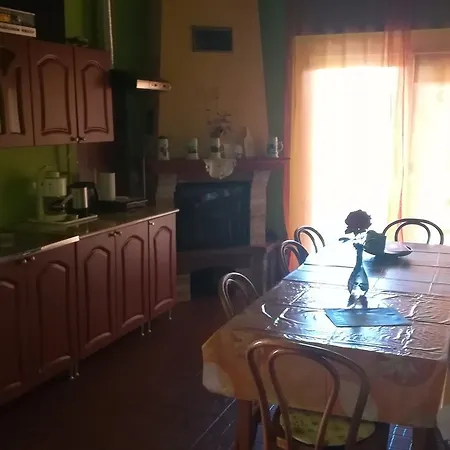 Var-liget Vendeghaz 招待所 4*