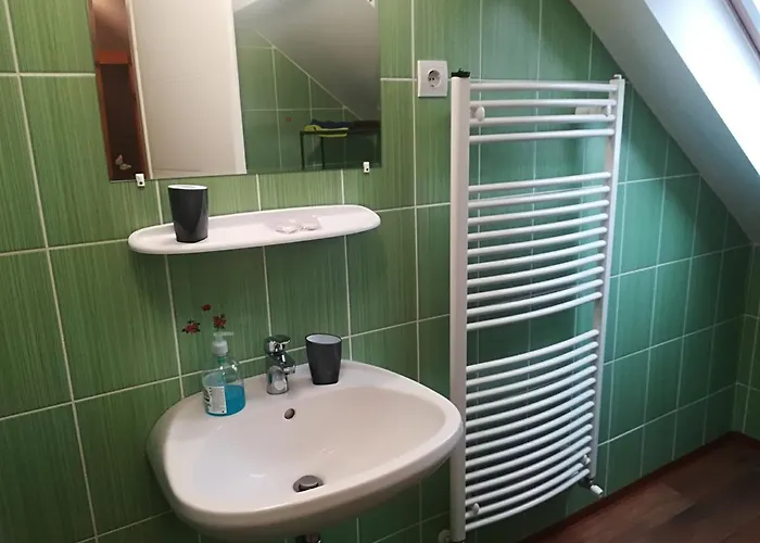 Var-liget Vendeghaz 4* Kisnána