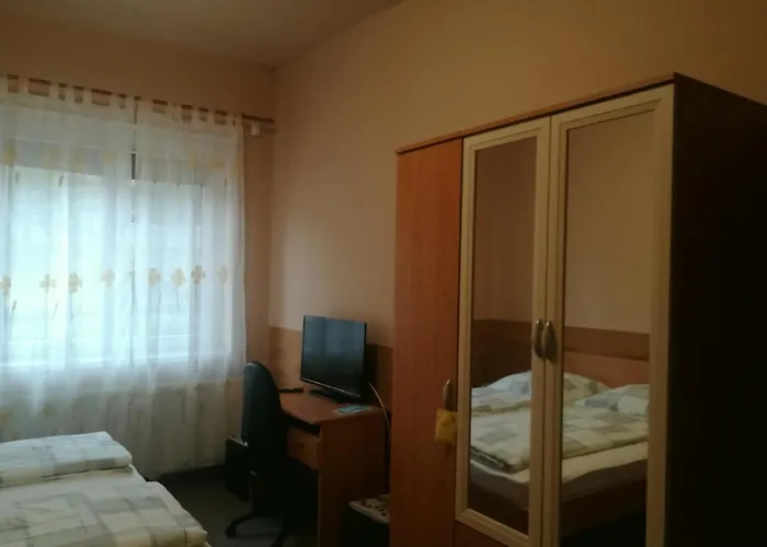 Var-liget Vendeghaz بيت ضيافة
