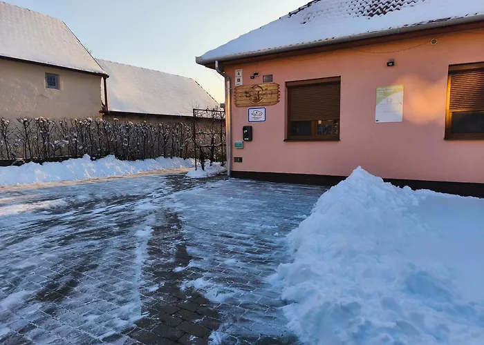 Var-liget Vendeghaz 3* Kisnána