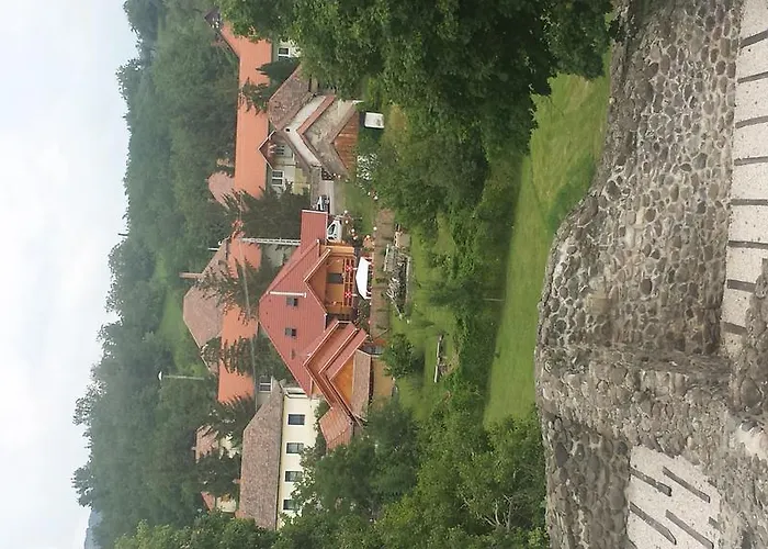 Var-liget Vendeghaz